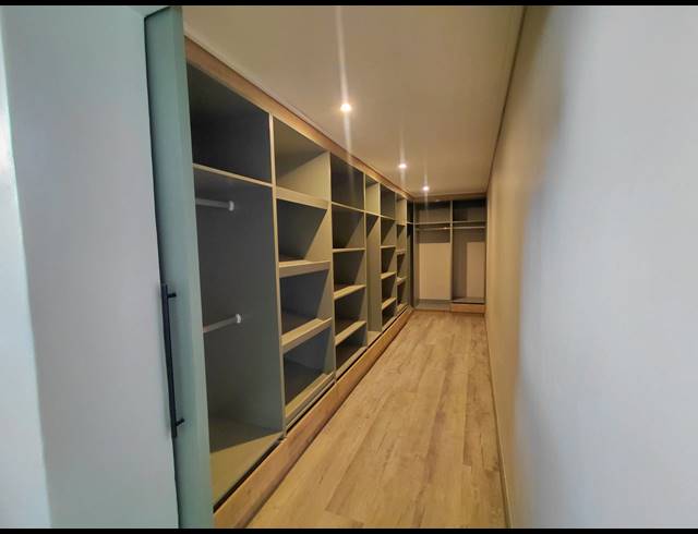 5 BEDROOM FREESTANDING FOR SALE IN BENDOR